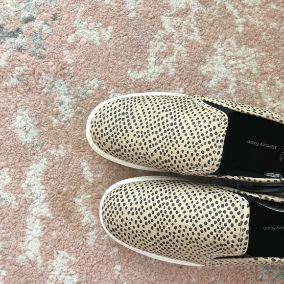 Dotted sneakers - Picture 2 of 3